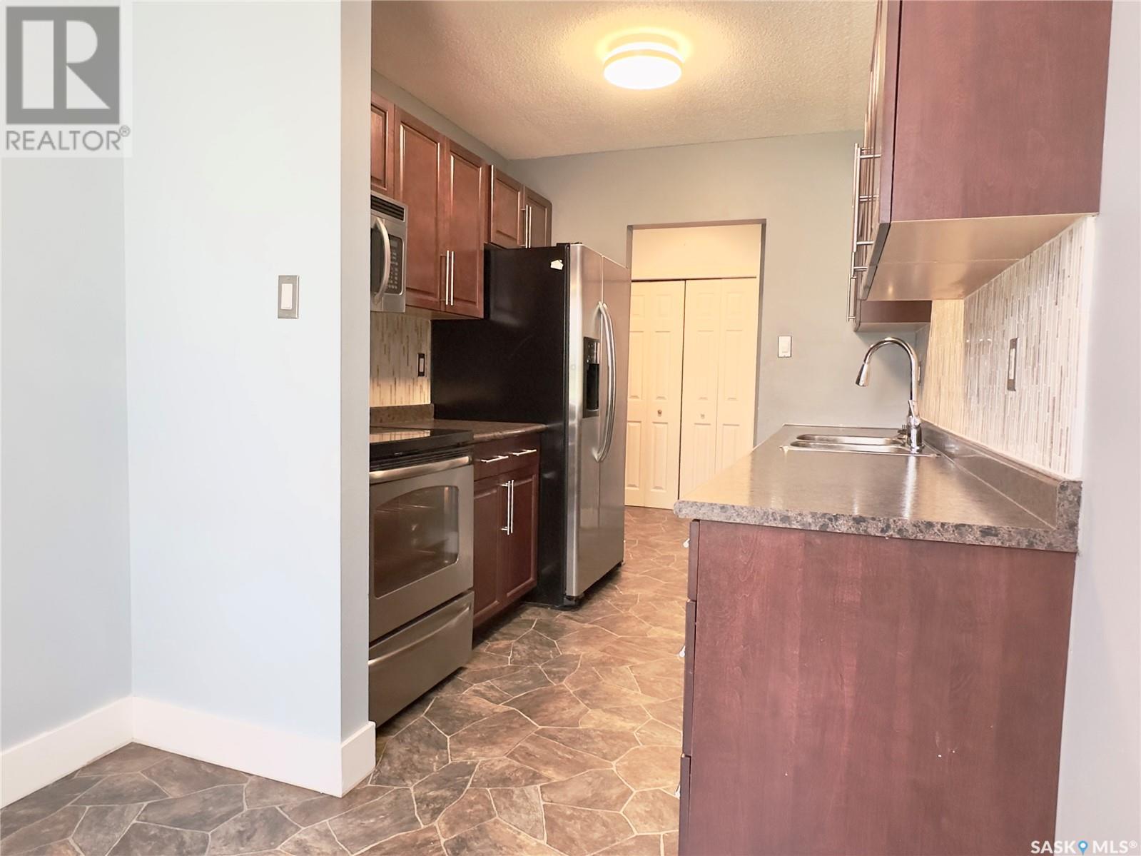 Photo 7 of 1 2106 Ste Cecilia Avenue, Saskatoon SK