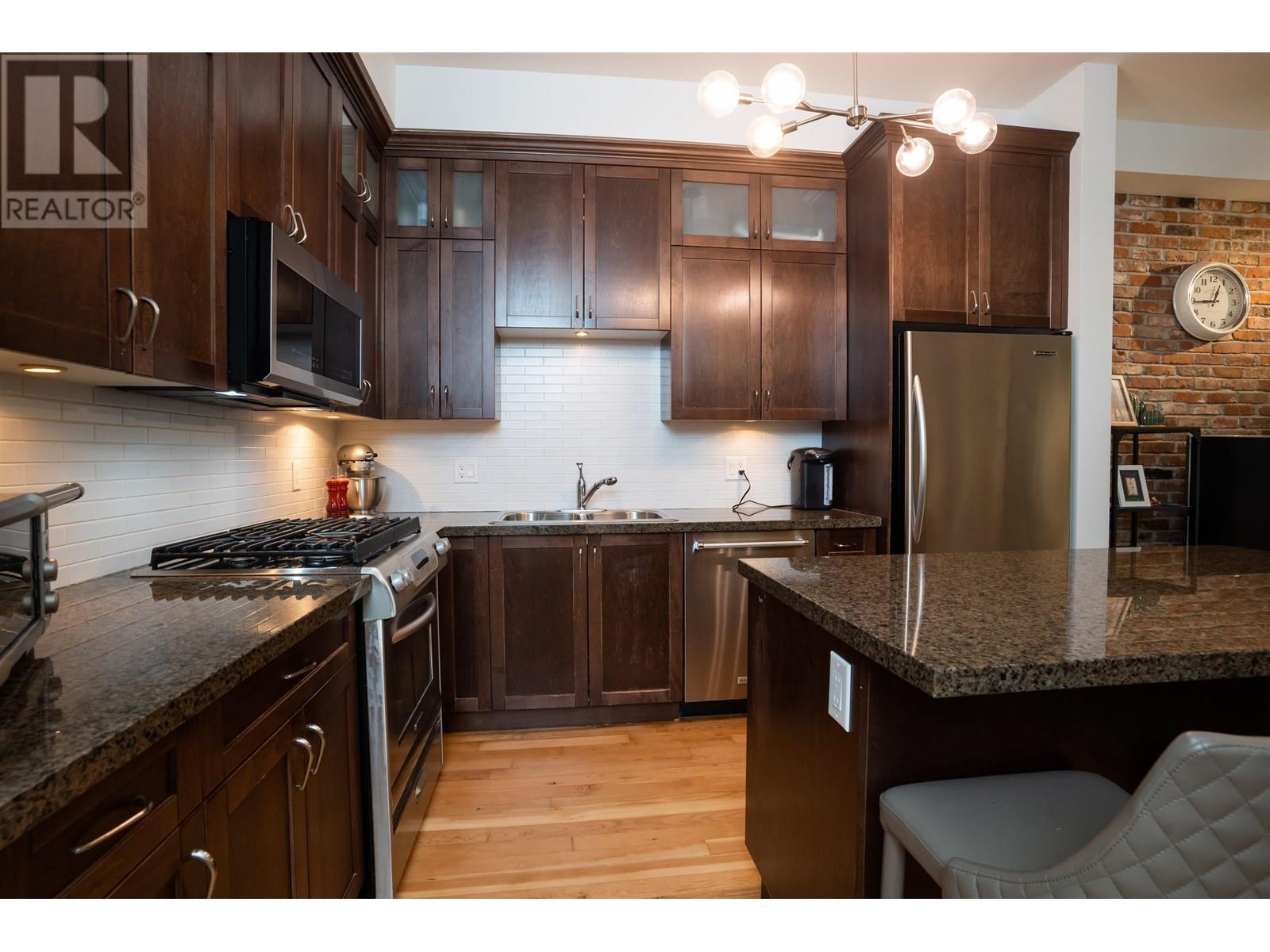 Photo 5 of 107 250 Salter Street, New Westminster BC