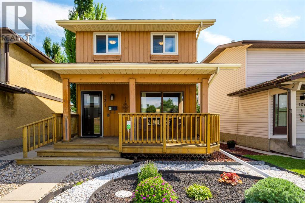 Single Family House for Sale in  Shawmeadows Close SW Shawnessy Calgary 