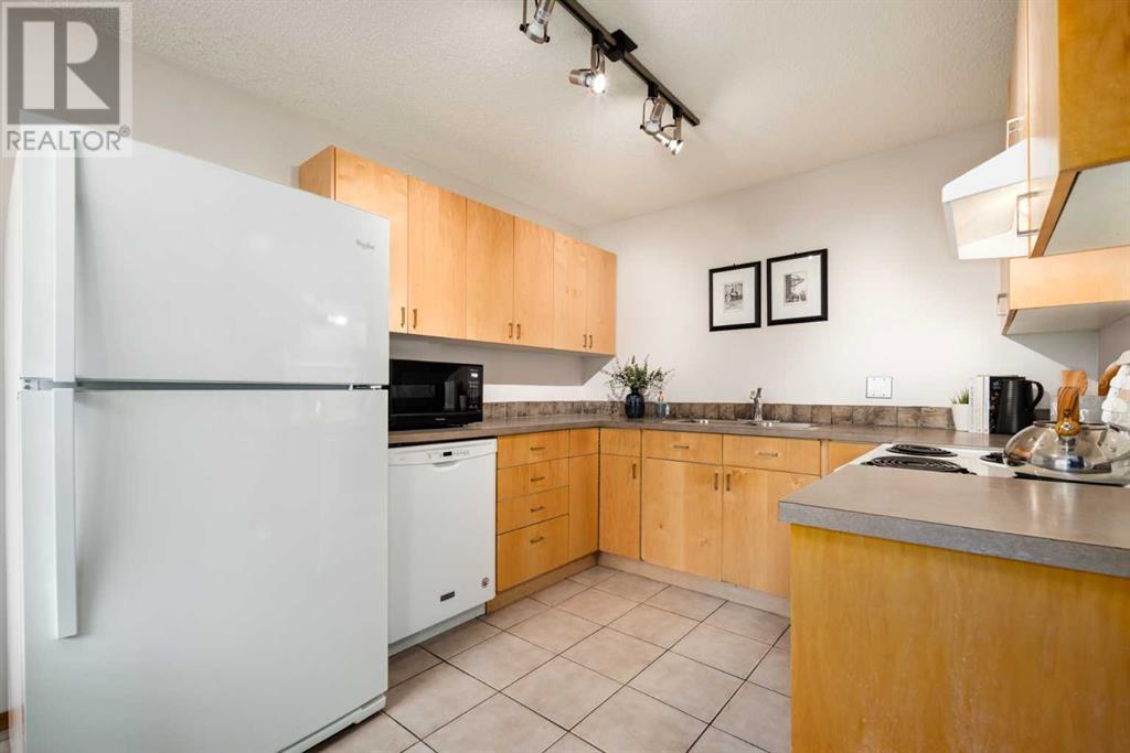 Single Family House for Sale in  Shawmeadows Close SW Shawnessy Calgary 