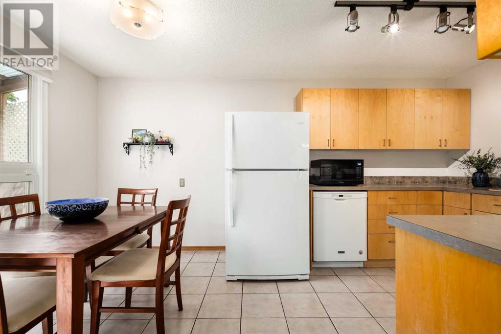 Single Family House for Sale in  Shawmeadows Close SW Shawnessy Calgary 