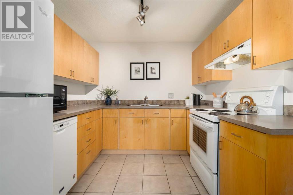 Single Family House for Sale in  Shawmeadows Close SW Shawnessy Calgary 