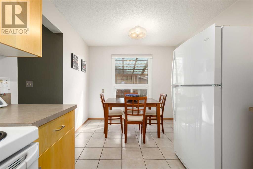 Single Family House for Sale in  Shawmeadows Close SW Shawnessy Calgary 