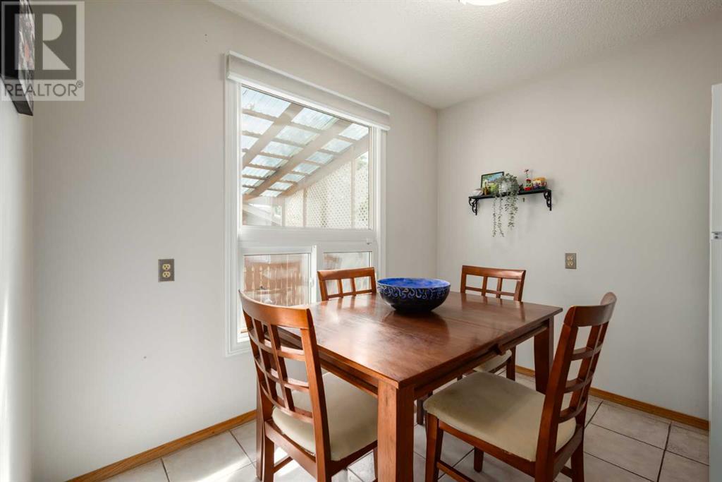 Single Family House for Sale in  Shawmeadows Close SW Shawnessy Calgary 