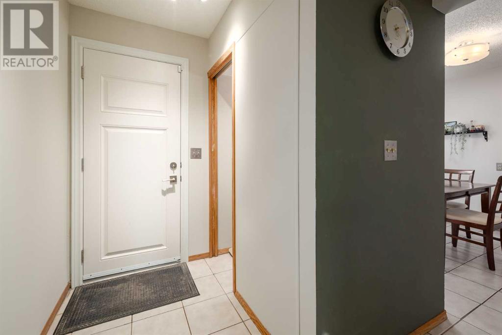 Single Family House for Sale in  Shawmeadows Close SW Shawnessy Calgary 