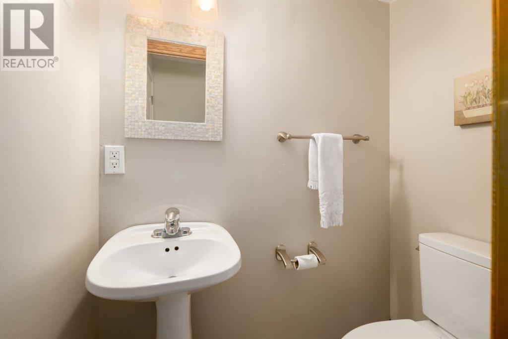 Single Family House for Sale in  Shawmeadows Close SW Shawnessy Calgary 