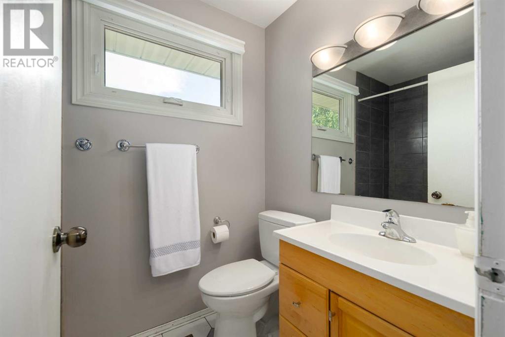 Single Family House for Sale in  Shawmeadows Close SW Shawnessy Calgary 
