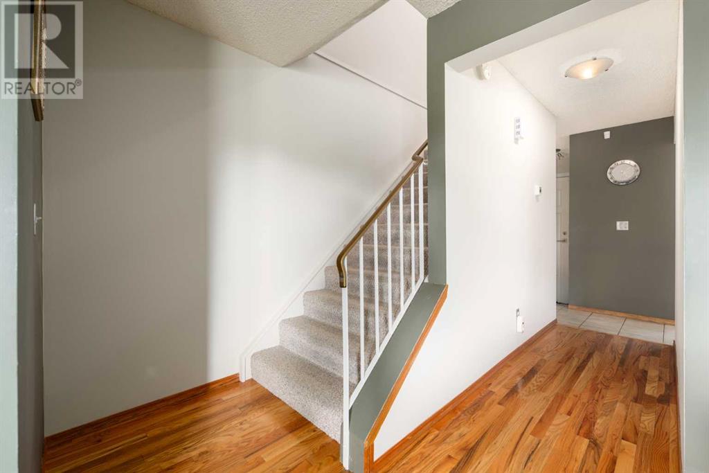 Single Family House for Sale in  Shawmeadows Close SW Shawnessy Calgary 