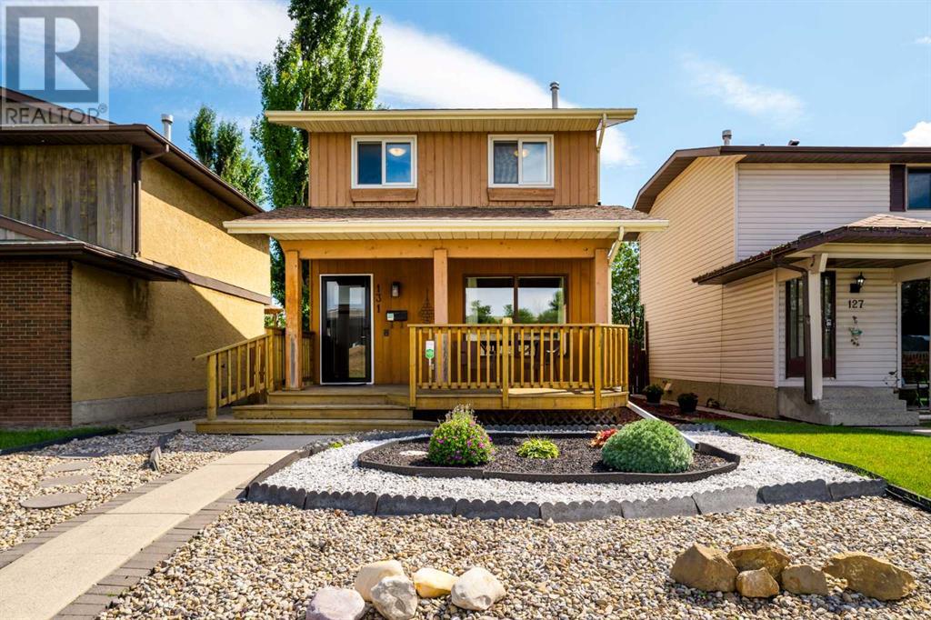 Single Family House for Sale in  Shawmeadows Close SW Shawnessy Calgary 