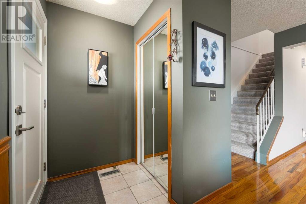 Single Family House for Sale in  Shawmeadows Close SW Shawnessy Calgary 