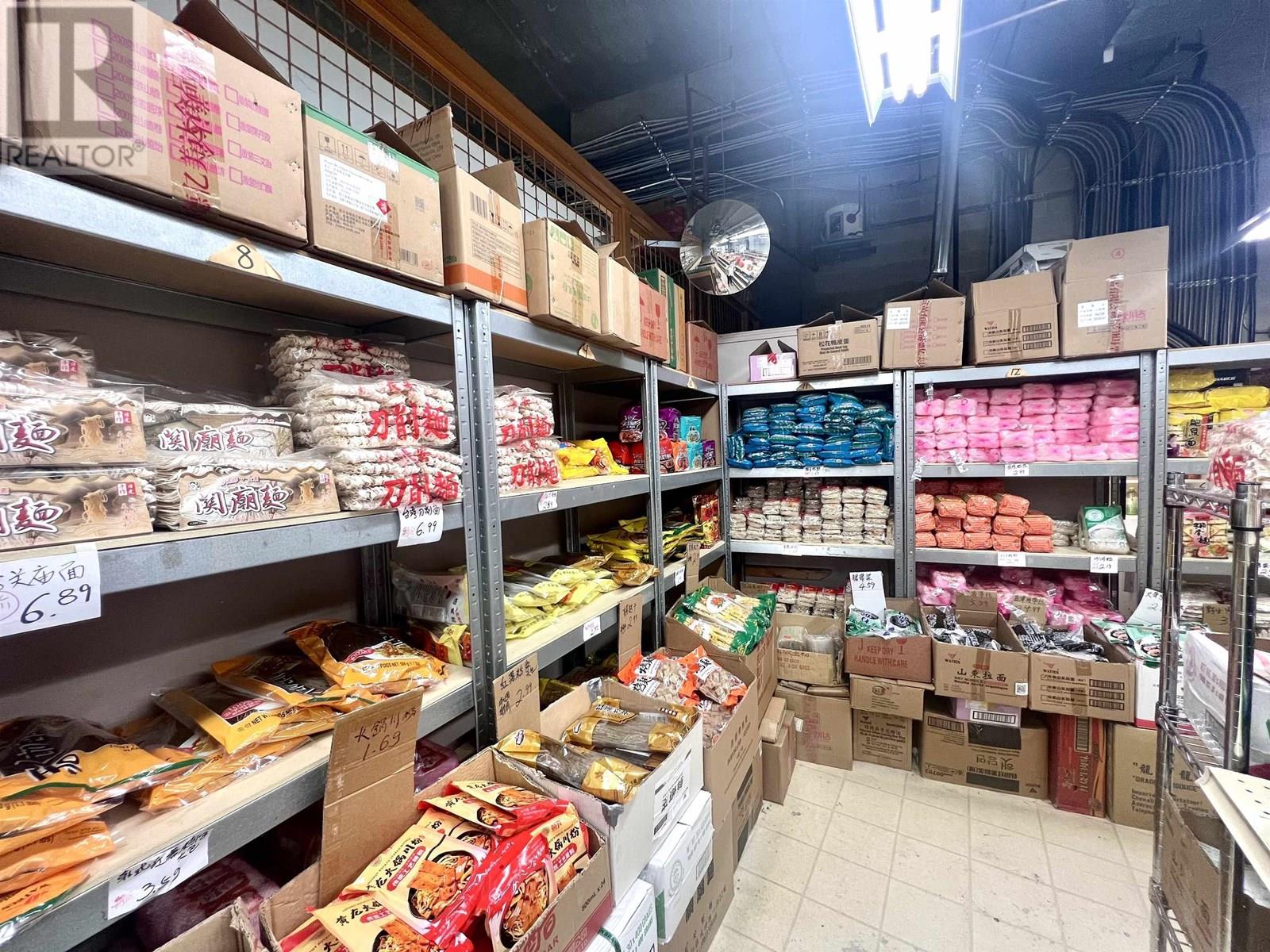 1119 4500 KINGSWAY, Burnaby