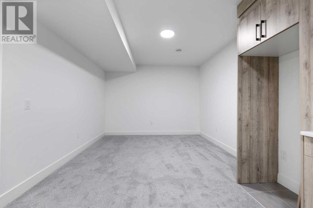 Single Family House for Sale in  Saddlelake Manor NE Saddle Ridge Calgary 