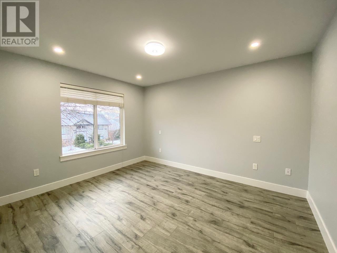 Photo 13 of 722 Coopland Crescent Unit 2, Kelowna BC