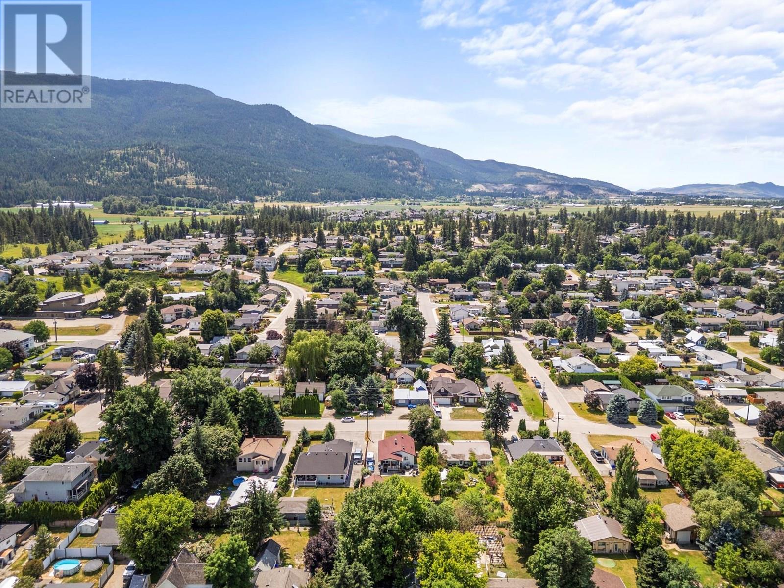 Photo 6 of 2270 Wilson Avenue, Armstrong BC