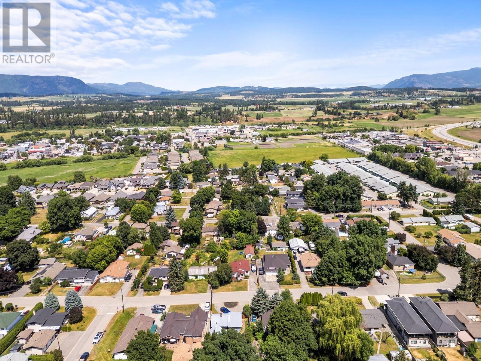 Photo 11 of 2270 Wilson Avenue, Armstrong BC