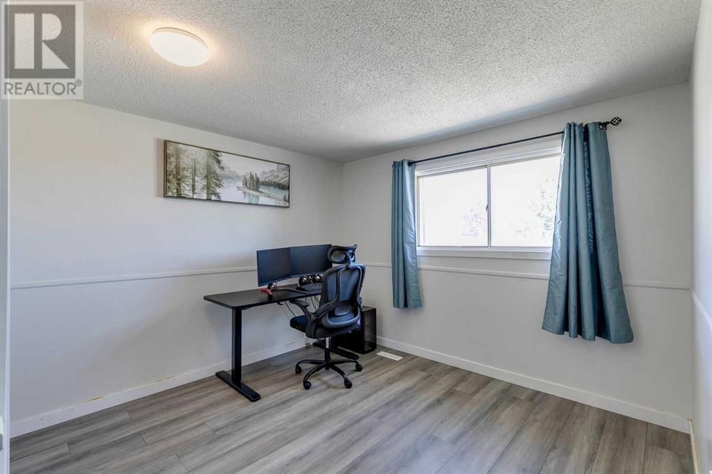 Single Family House for Sale in   Canterbury Drive SW Canyon Meadows Calgary 