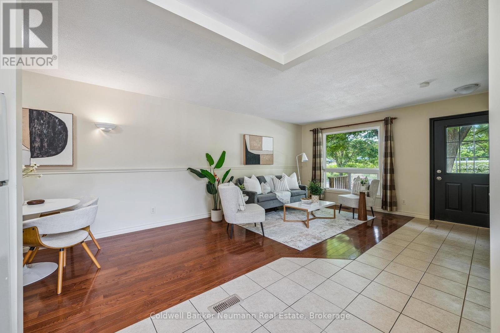 Photo 37 of 30 Mason Court, Guelph ON