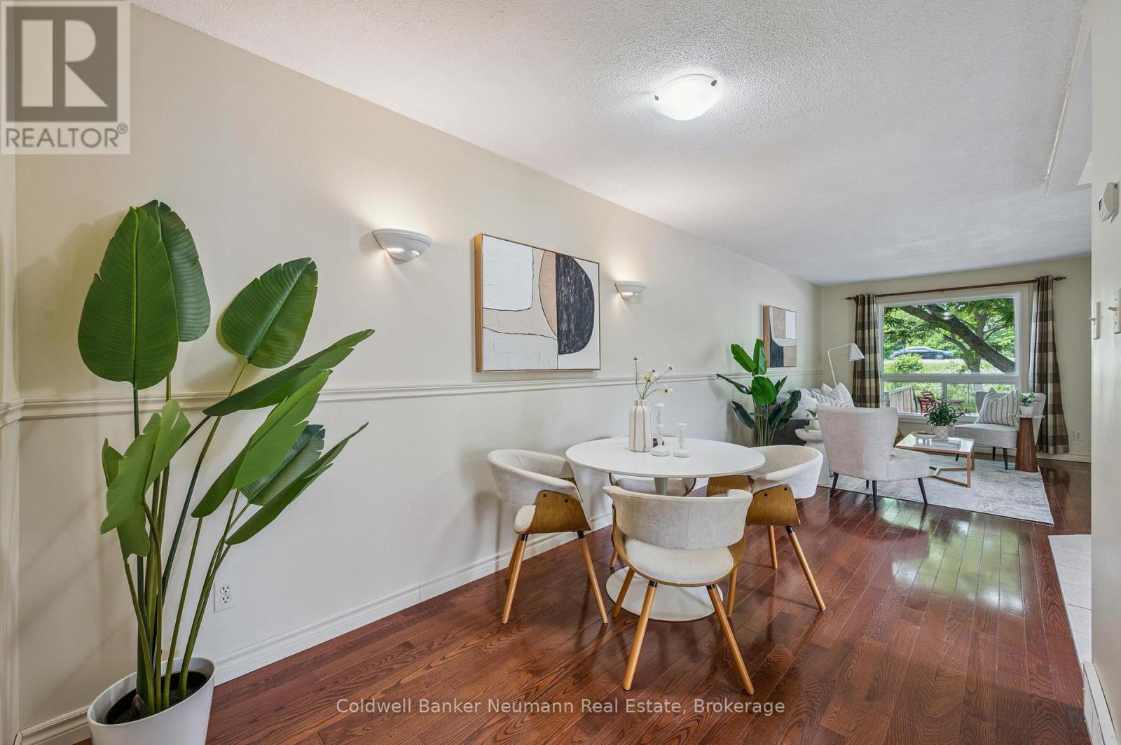 Photo 10 of 30 Mason Court, Guelph ON