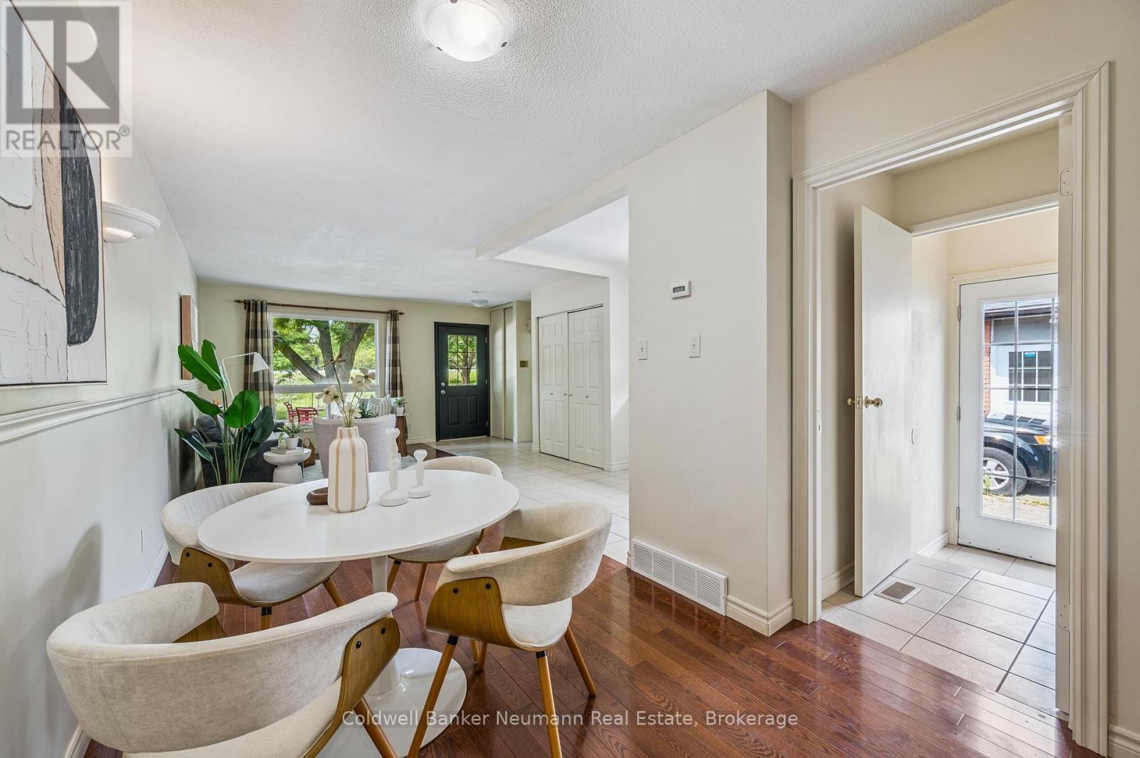 Photo 36 of 30 Mason Court, Guelph ON