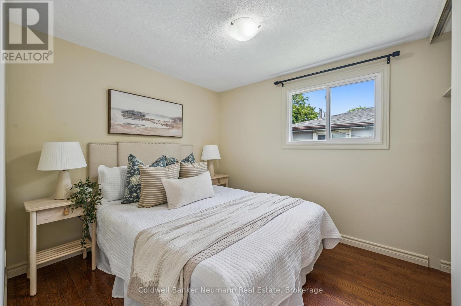 Photo 35 of 30 Mason Court, Guelph ON