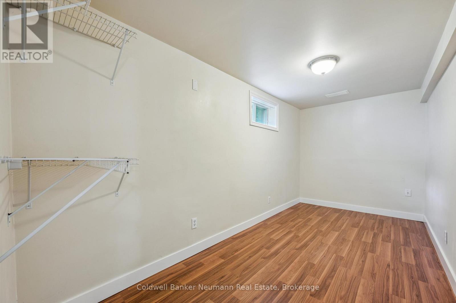 Photo 16 of 30 Mason Court, Guelph ON