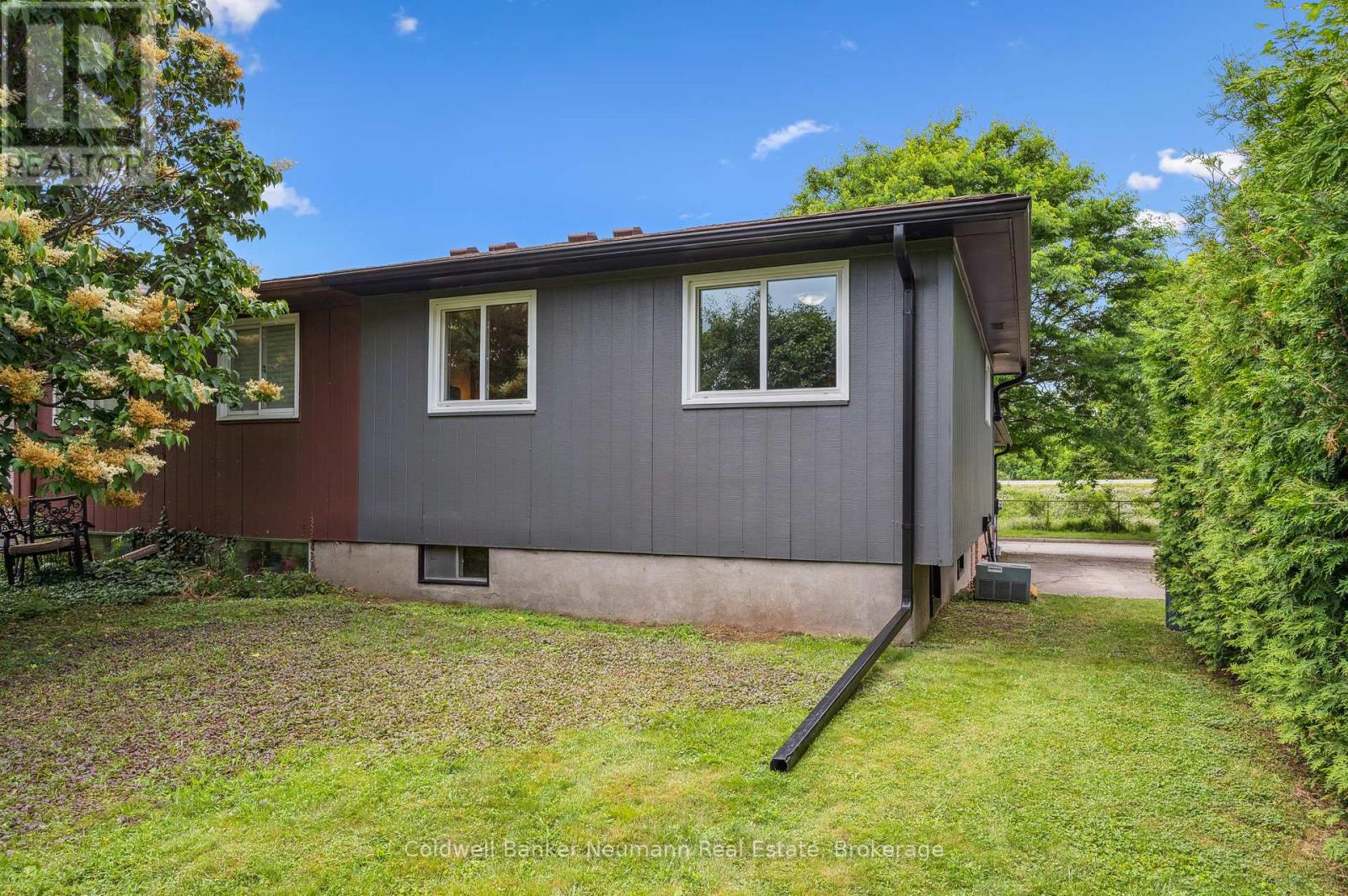 Photo 1 of 30 Mason Court, Guelph ON