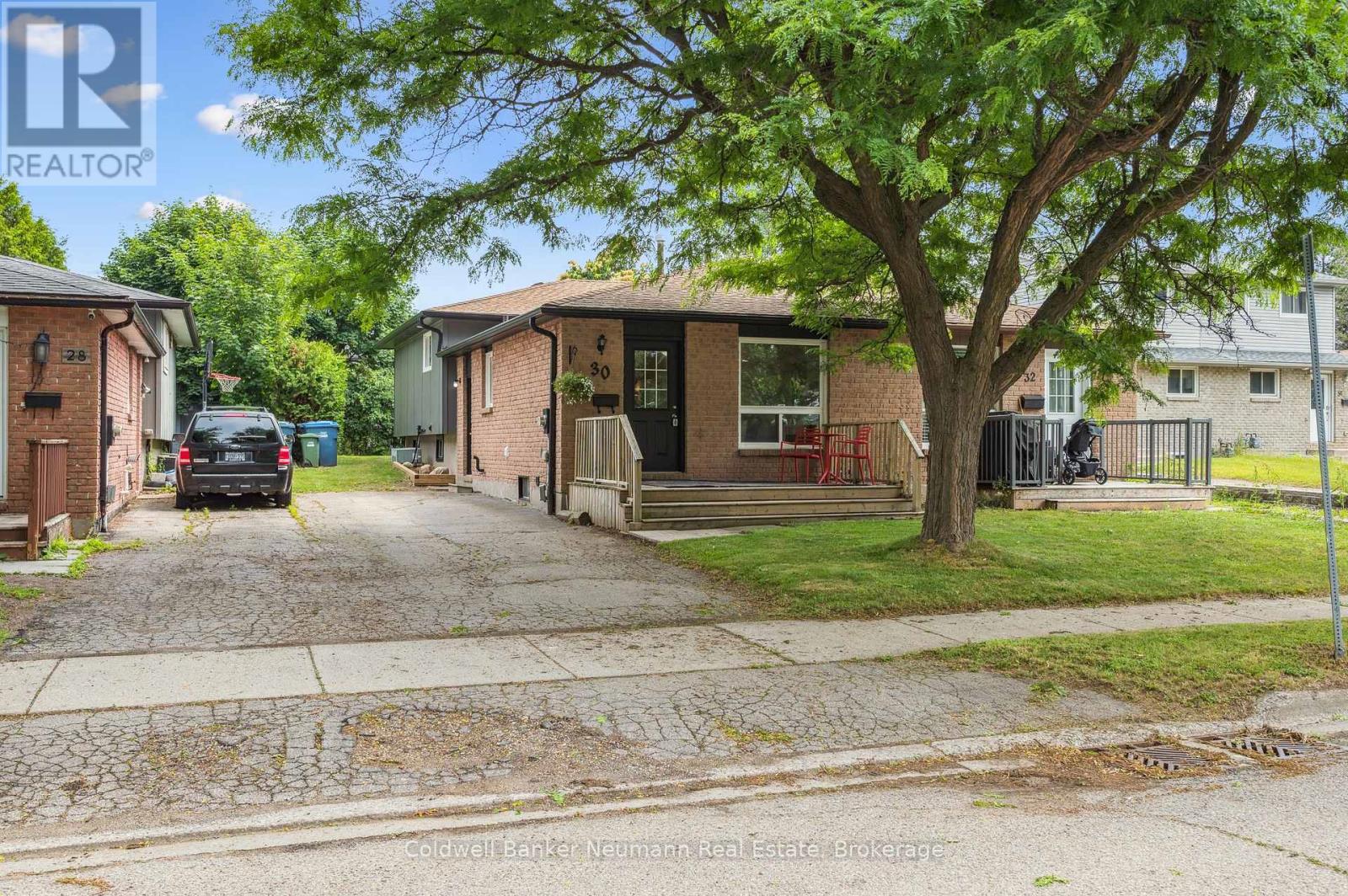 Photo 27 of 30 Mason Court, Guelph ON