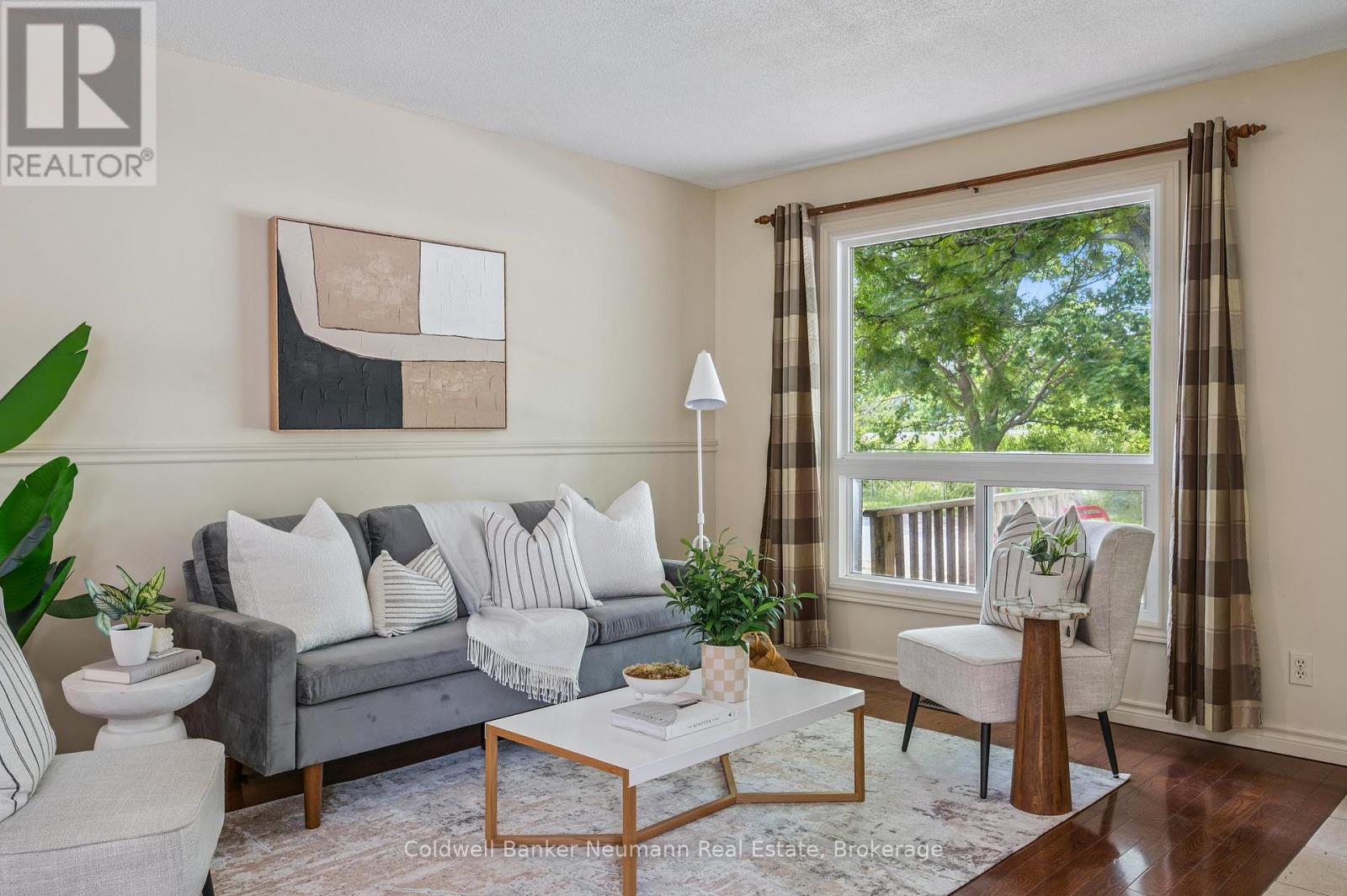Photo 23 of 30 Mason Court, Guelph ON
