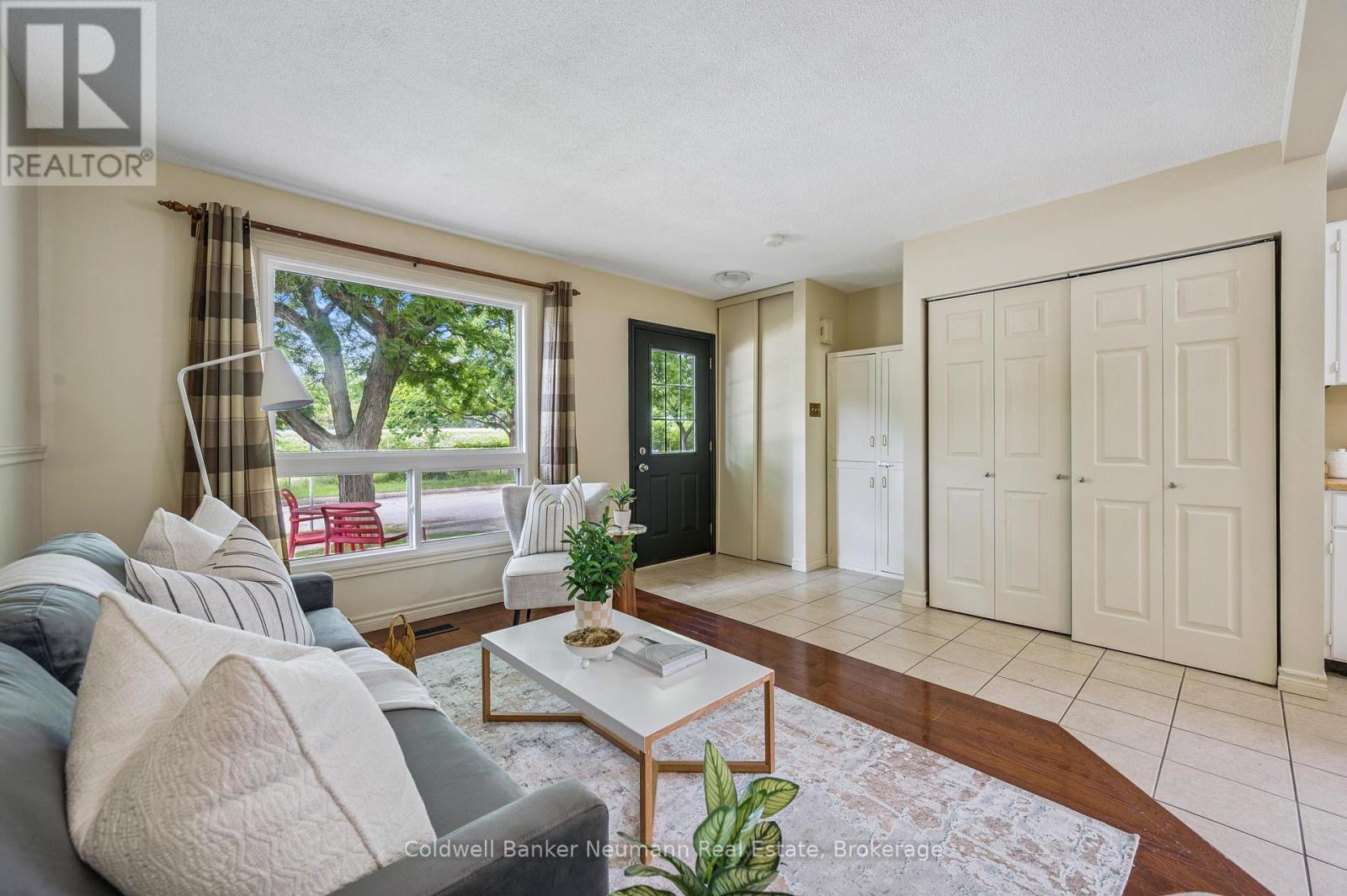 Photo 31 of 30 Mason Court, Guelph ON