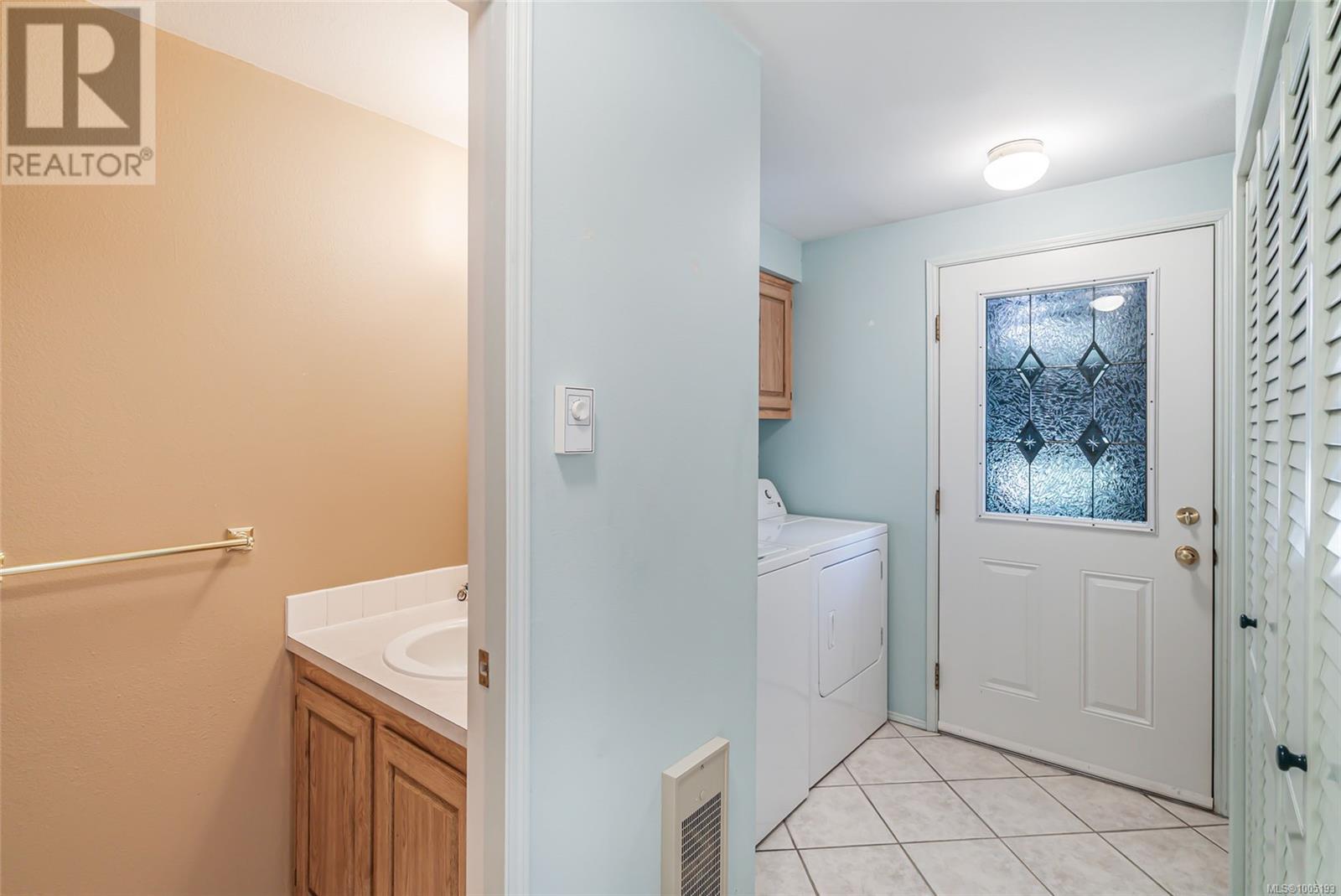 Photo 9 of 1122 Popham Rd, Parksville BC