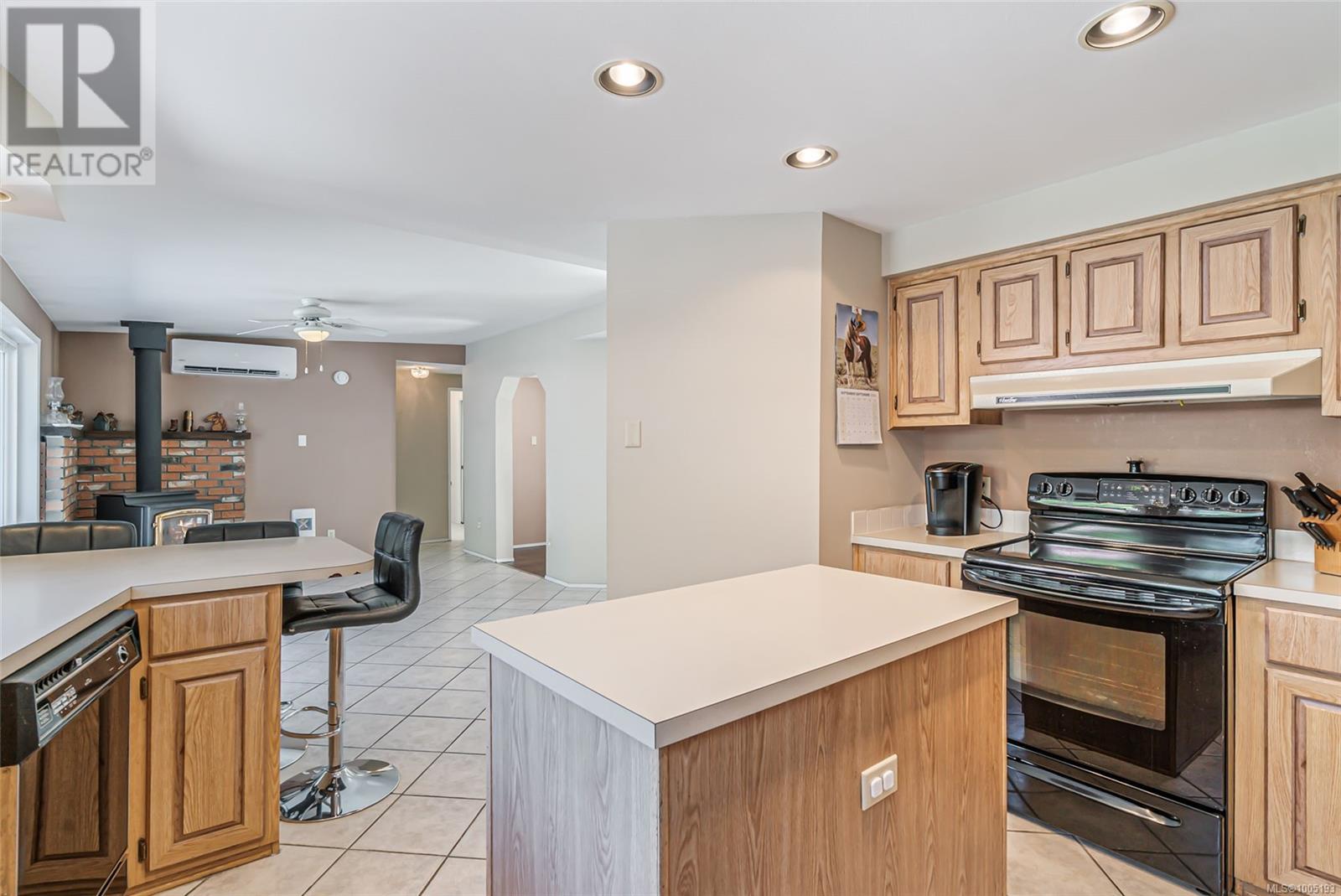 Photo 46 of 1122 Popham Rd, Parksville BC