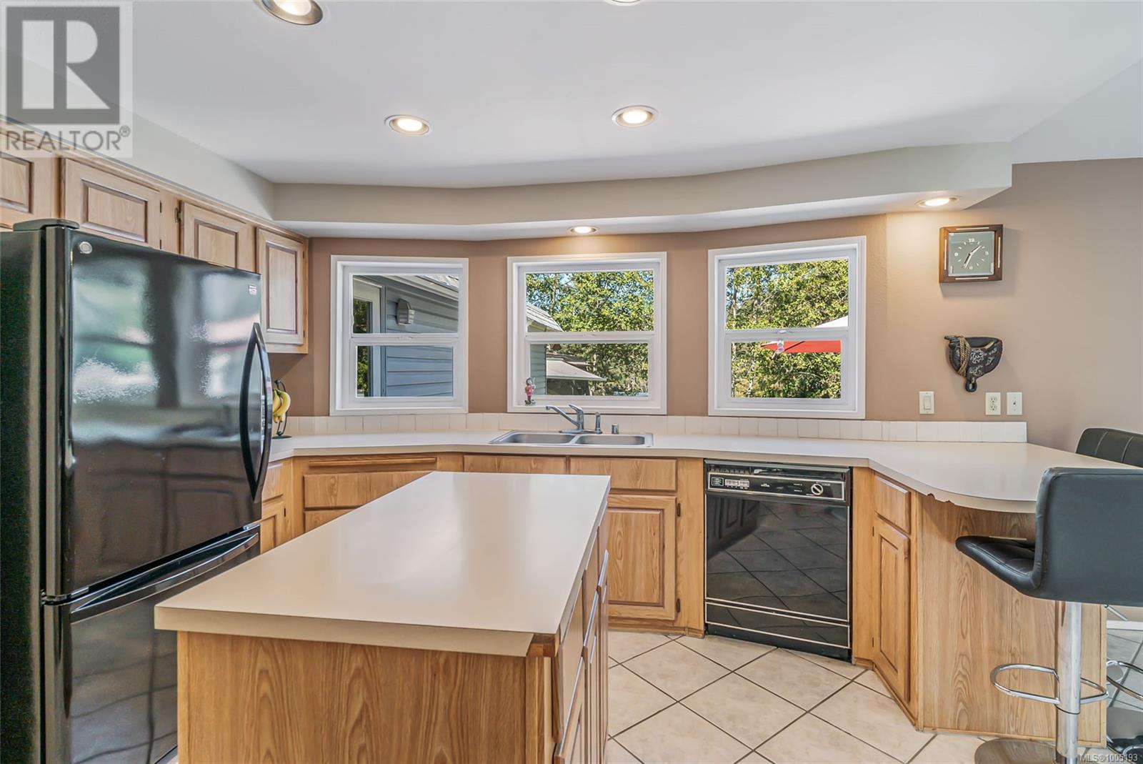 Photo 19 of 1122 Popham Rd, Parksville BC