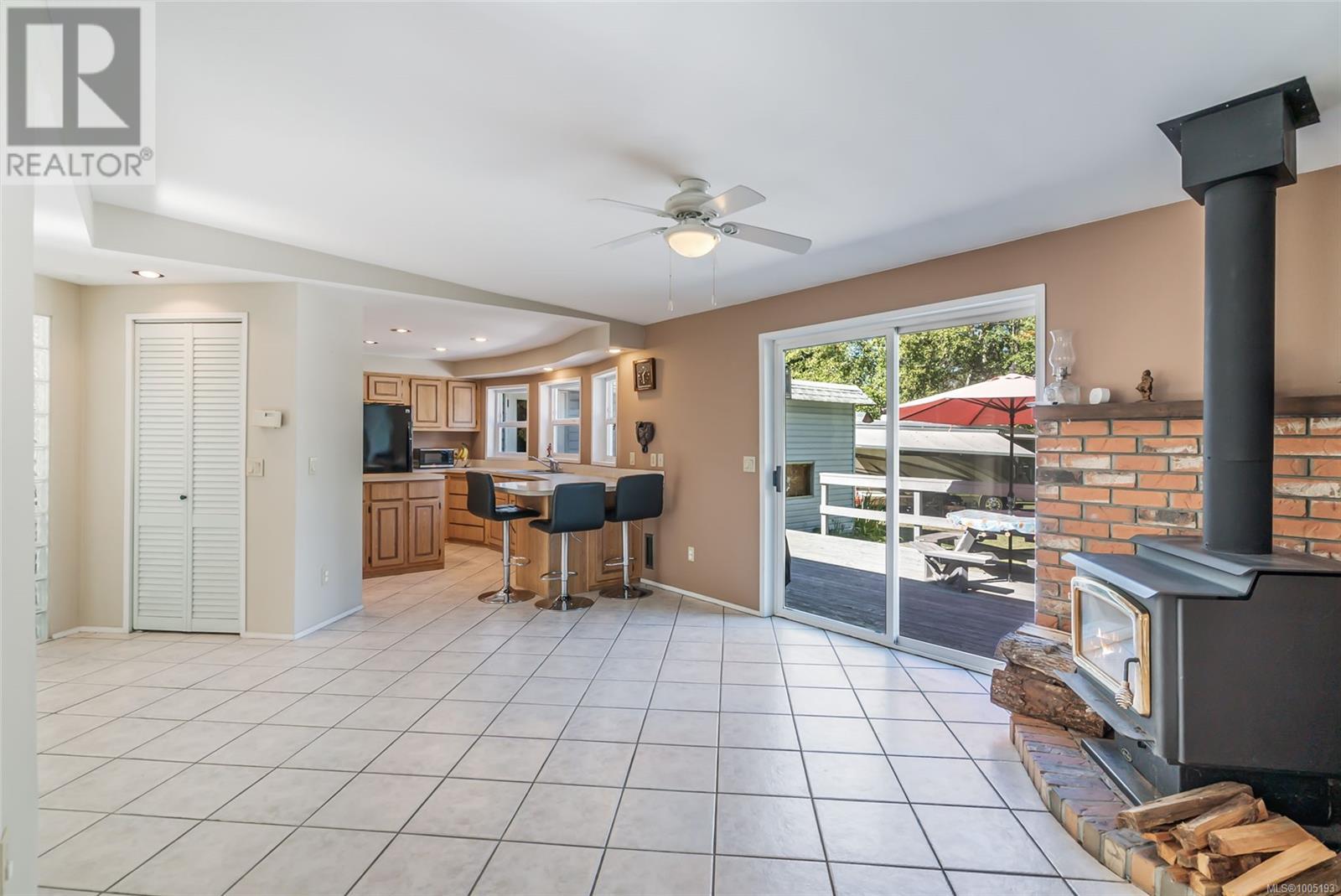 Photo 15 of 1122 Popham Rd, Parksville BC