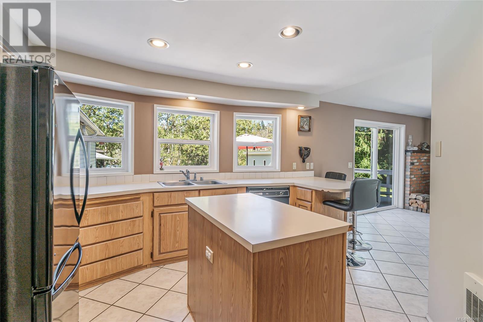Photo 20 of 1122 Popham Rd, Parksville BC