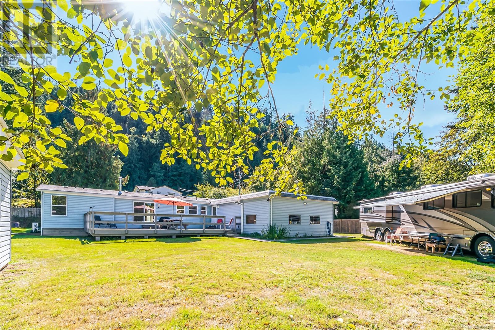 Photo 7 of 1122 Popham Rd, Parksville BC