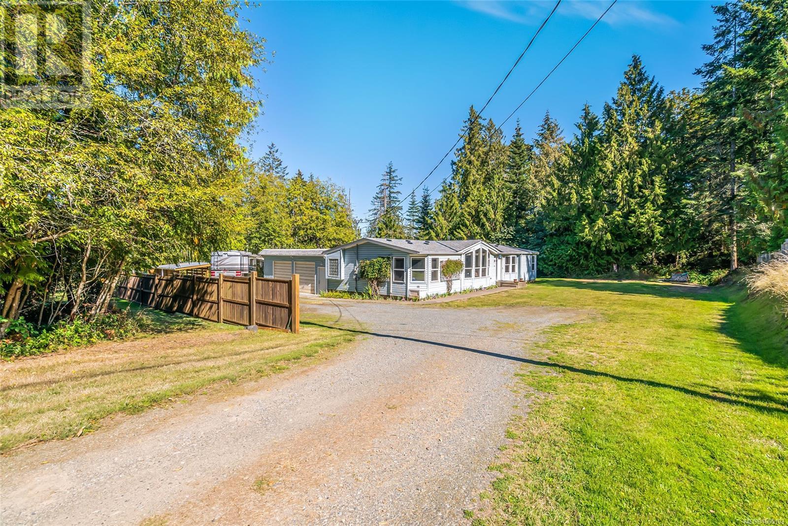 Photo 12 of 1122 Popham Rd, Parksville BC