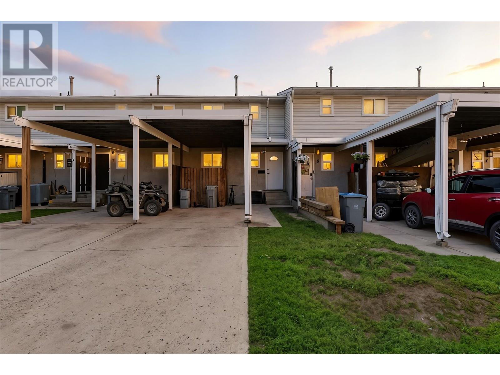 Photo 3 of 800 Southill Street Unit 4, Kamloops BC