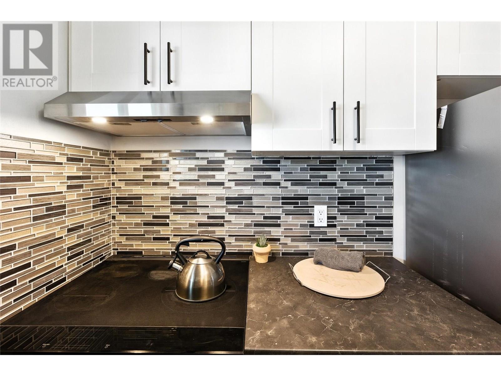 Photo 15 of 800 Southill Street Unit 4, Kamloops BC
