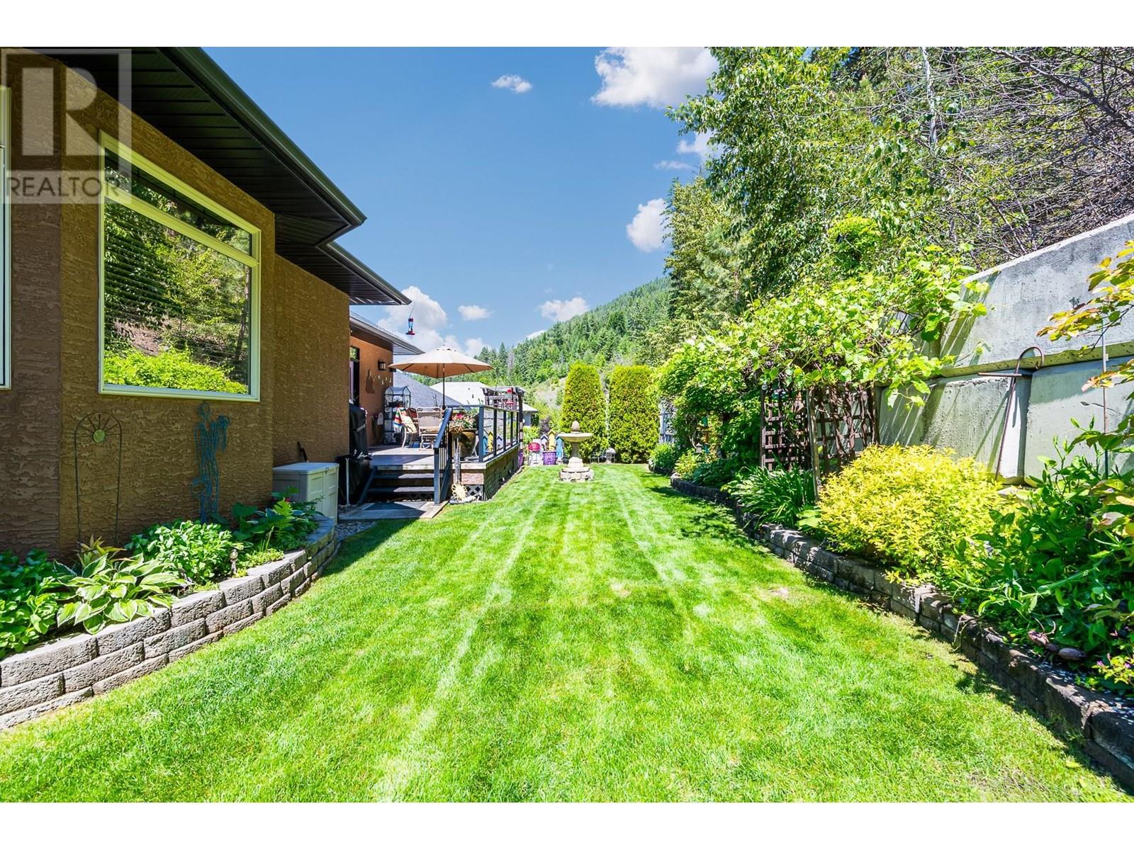 Photo 32 of 420 20th Avenue N Unit 18, Creston BC
