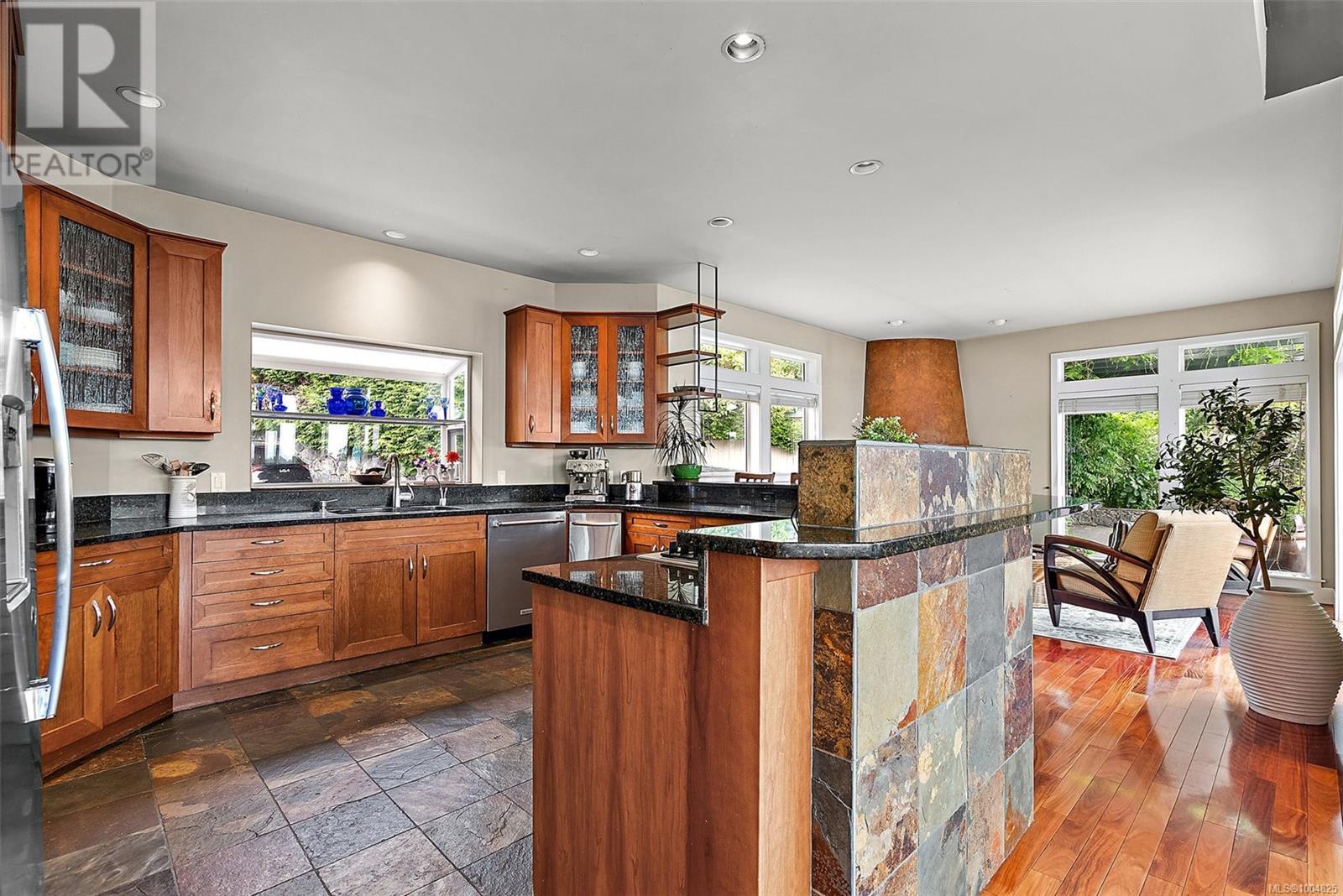 Photo 11 of 8 Lighthouse Lane, View Royal BC