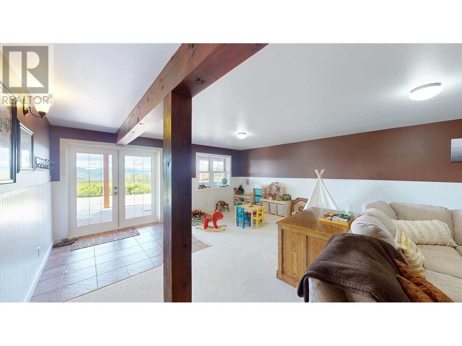 15976 JARMAN ROAD, Topley