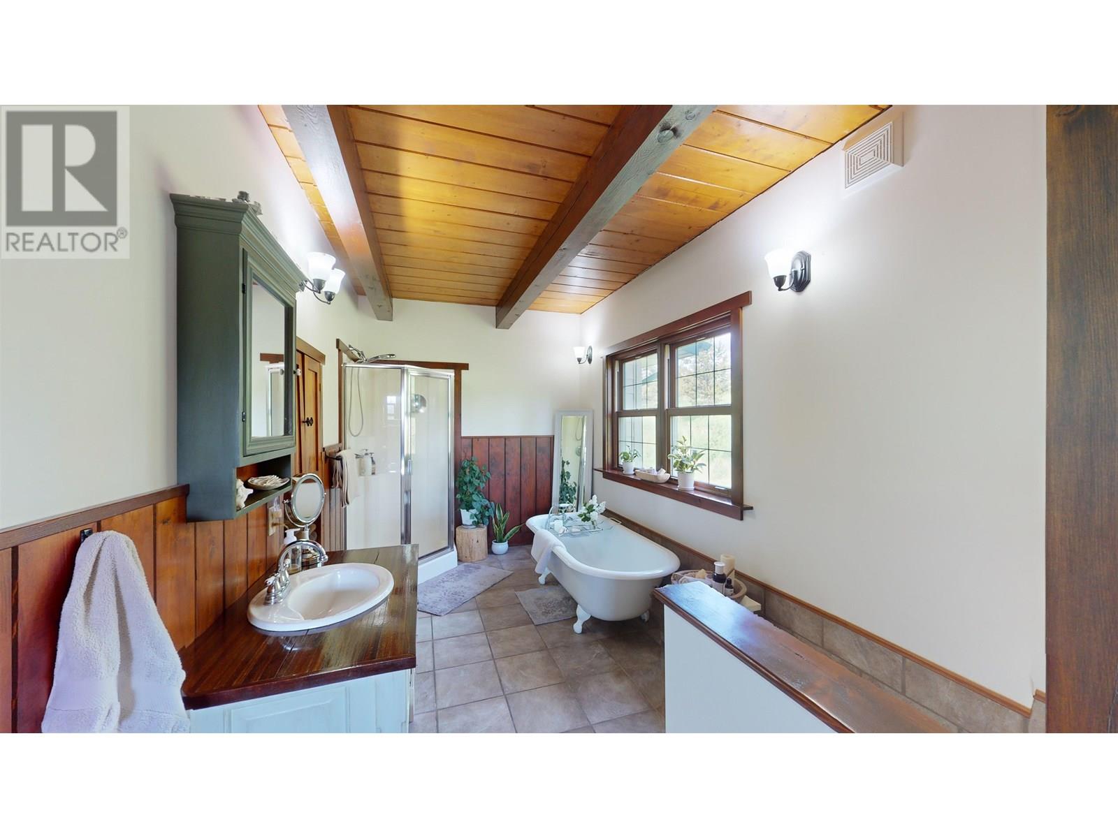 15976 JARMAN ROAD, Topley