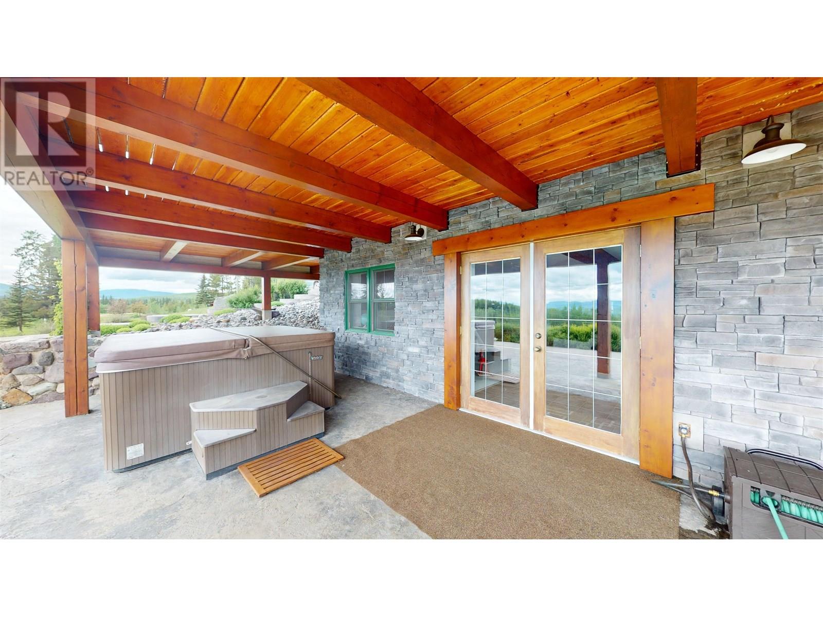 15976 JARMAN ROAD, Topley