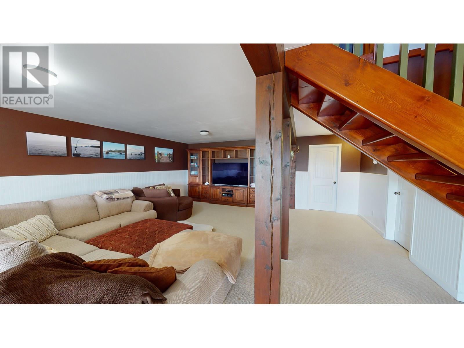 15976 JARMAN ROAD, Topley