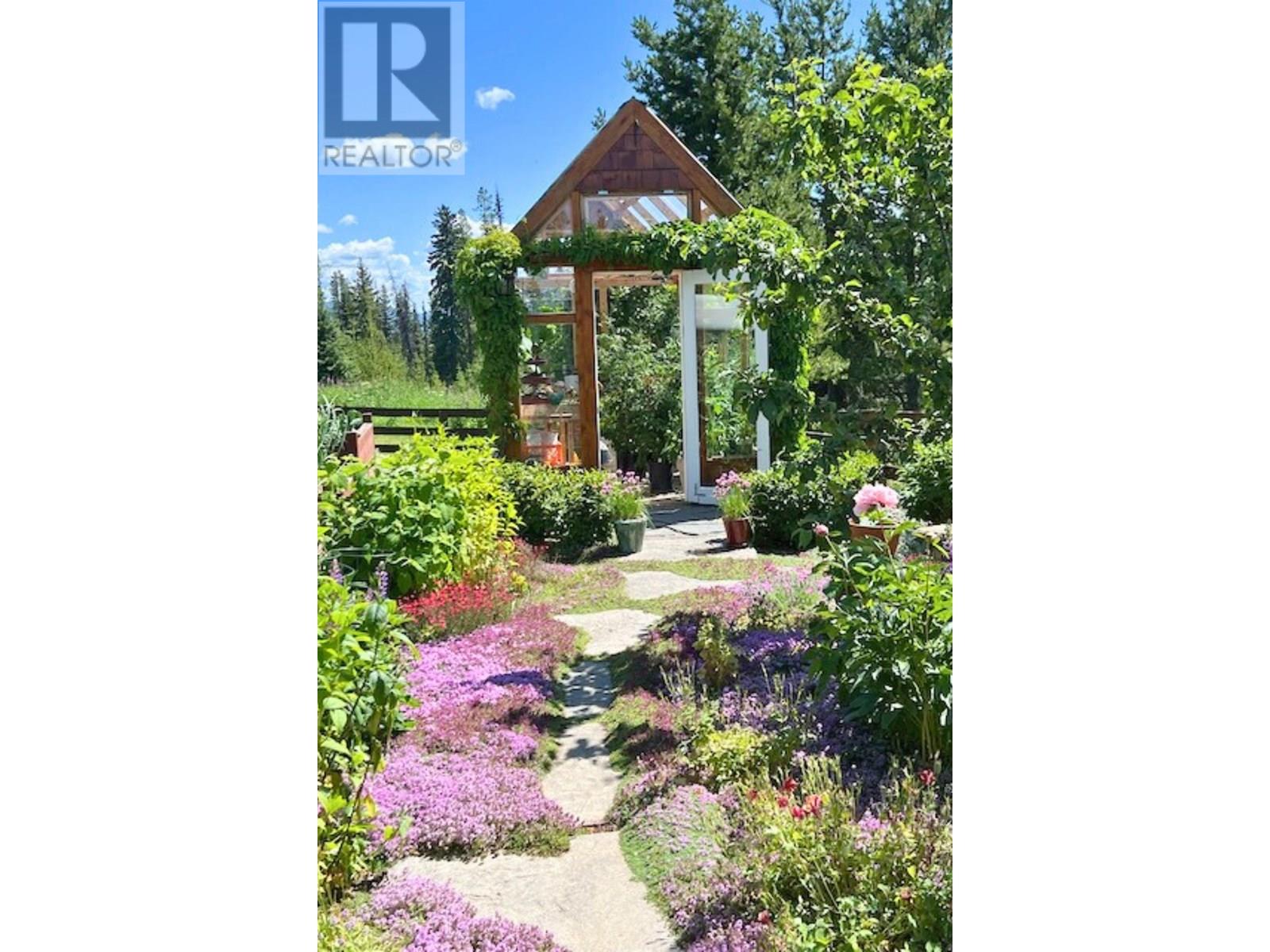 15976 JARMAN ROAD, Topley