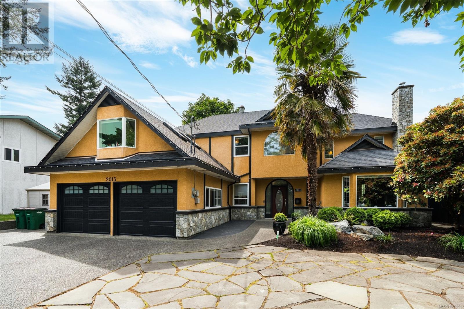 Photo 1 of 2013 Ferndale Rd, Saanich BC