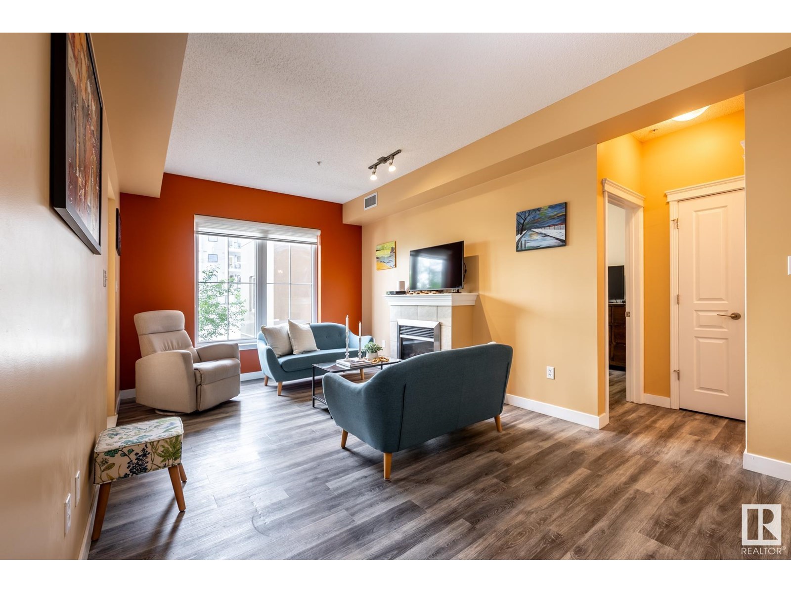 Photo 1 of 209 10333 112 St Nw, Edmonton AB