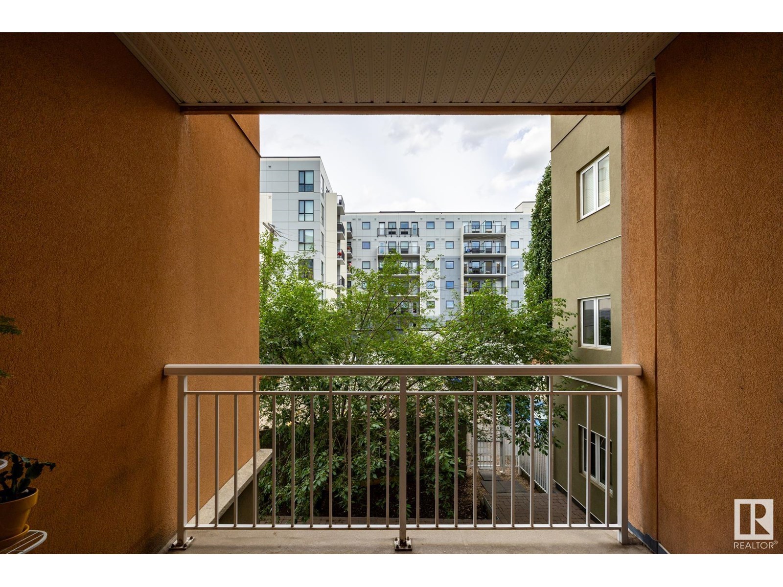 Photo 36 of 209 10333 112 St Nw, Edmonton AB