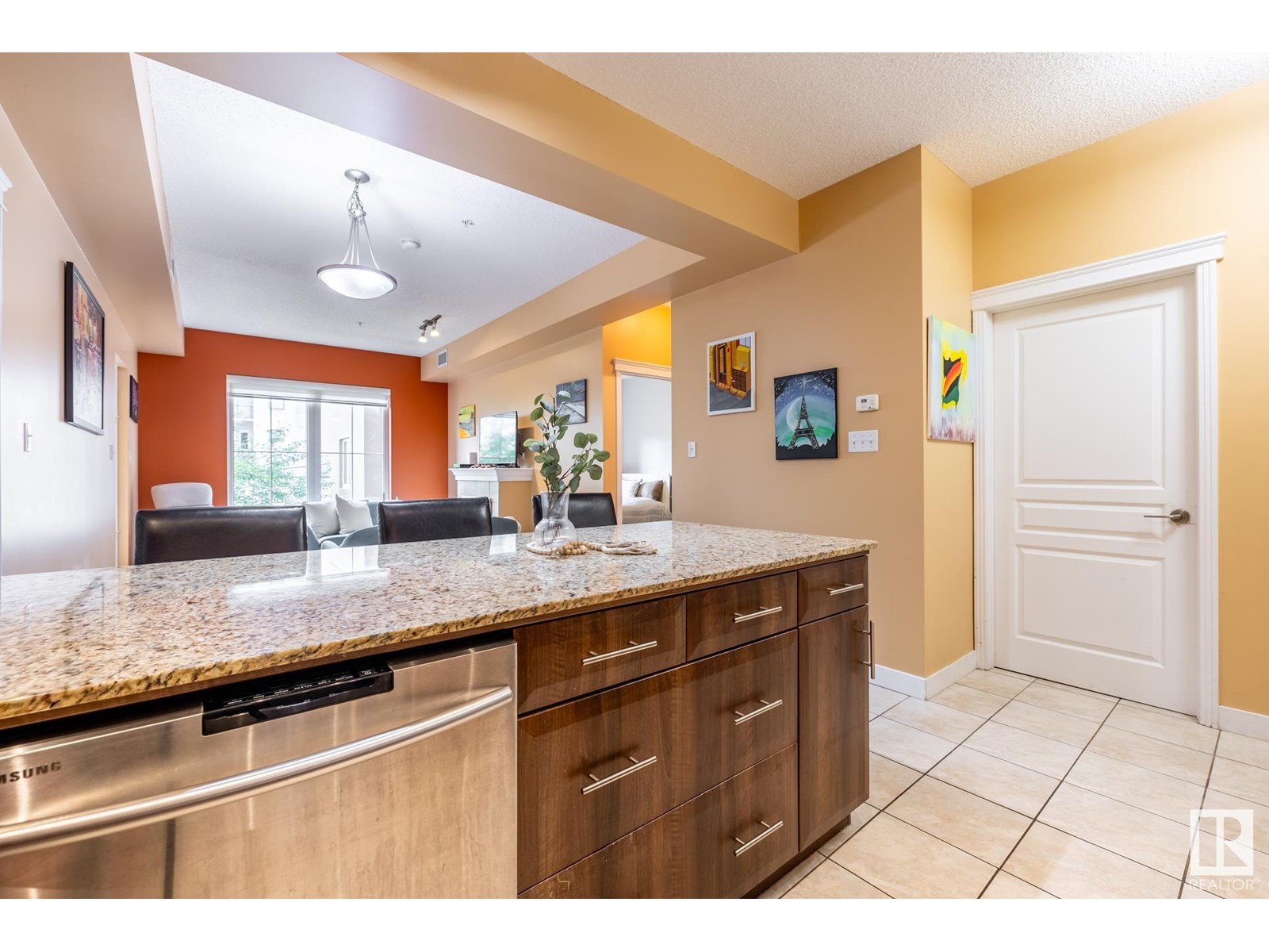 Photo 19 of 209 10333 112 St Nw, Edmonton AB