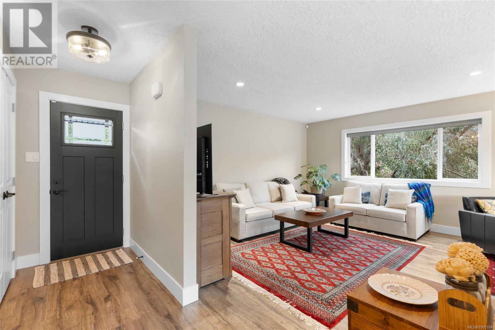 Photo 8 of 4090 Otter Point Rd, Sooke BC